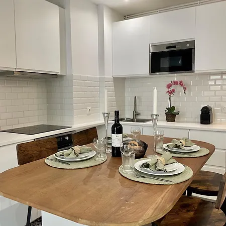 Apartamento Eiffel Tower Stylish Retreat